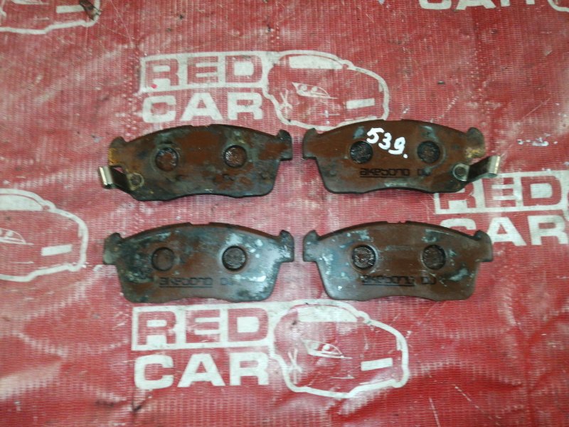 Тормозные колодки Toyota Passo KGC15-0001991 1KR-0011689 2004 переднее (б/у)