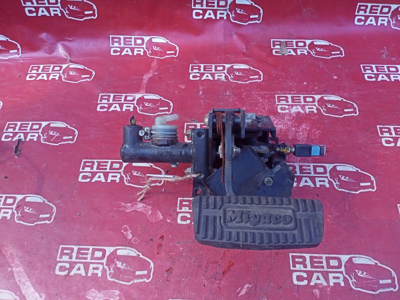 Педаль тормоза Nissan Bluebird SU14-011435 CD20-624028X 1997 (б/у)