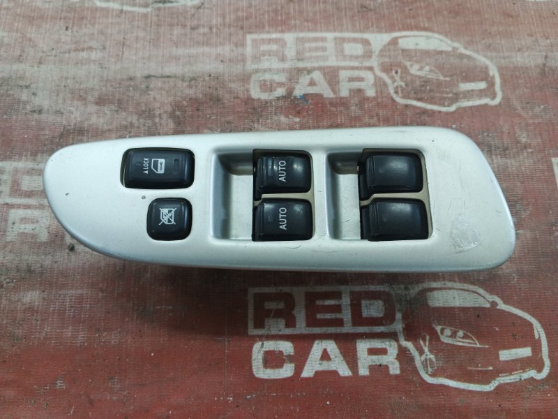 Блок управления стеклоподъемниками Toyota Sienta NCP85-5001894 1NZ-C384328 2006 передний правый (б/у)