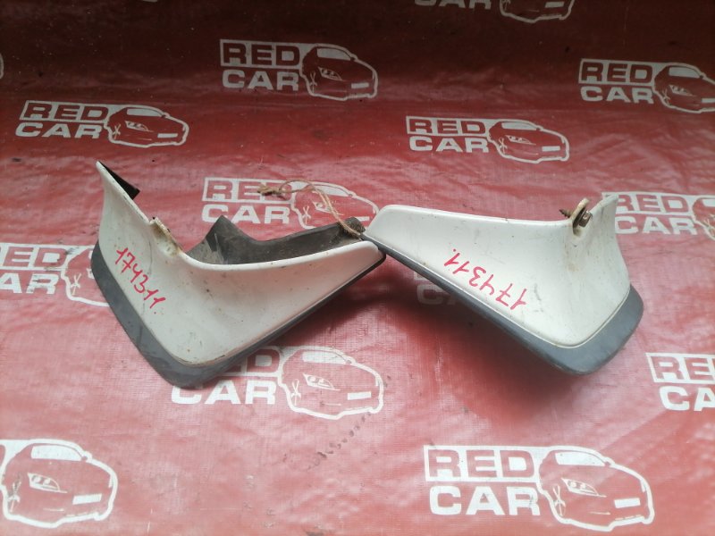 Брызговик задний TOYOTA COROLLA AE114 контрактная
