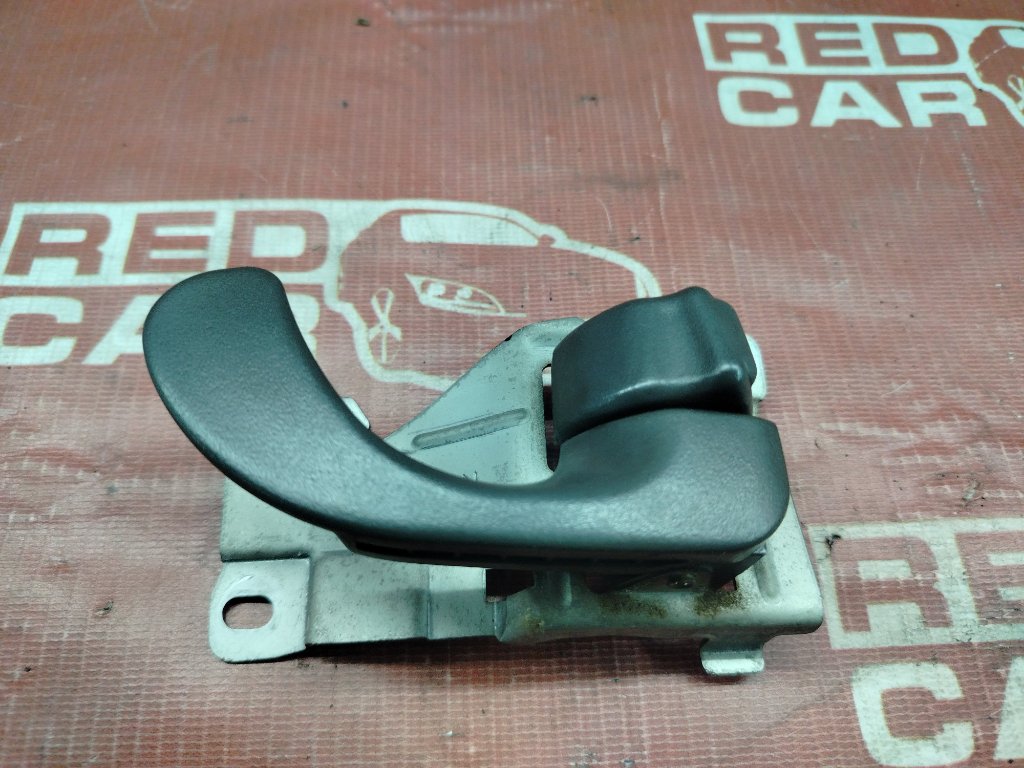 Запчасть ручка двери внутренняя передняя правая MITSUBISHI LANCER 2000 CM2A-0400969 4G15-AB4051 контрактная Ручка двери внутренняя передняя правая MITSUBISHI LANCER 2000 CM2A-0400969 4G15-AB4051 контрактная