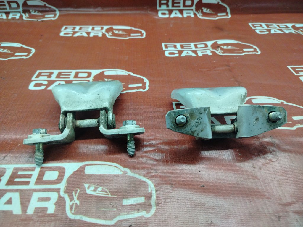 Петля двери передняя правая MITSUBISHI LANCER CM2A-0400969 4G15-AB4051