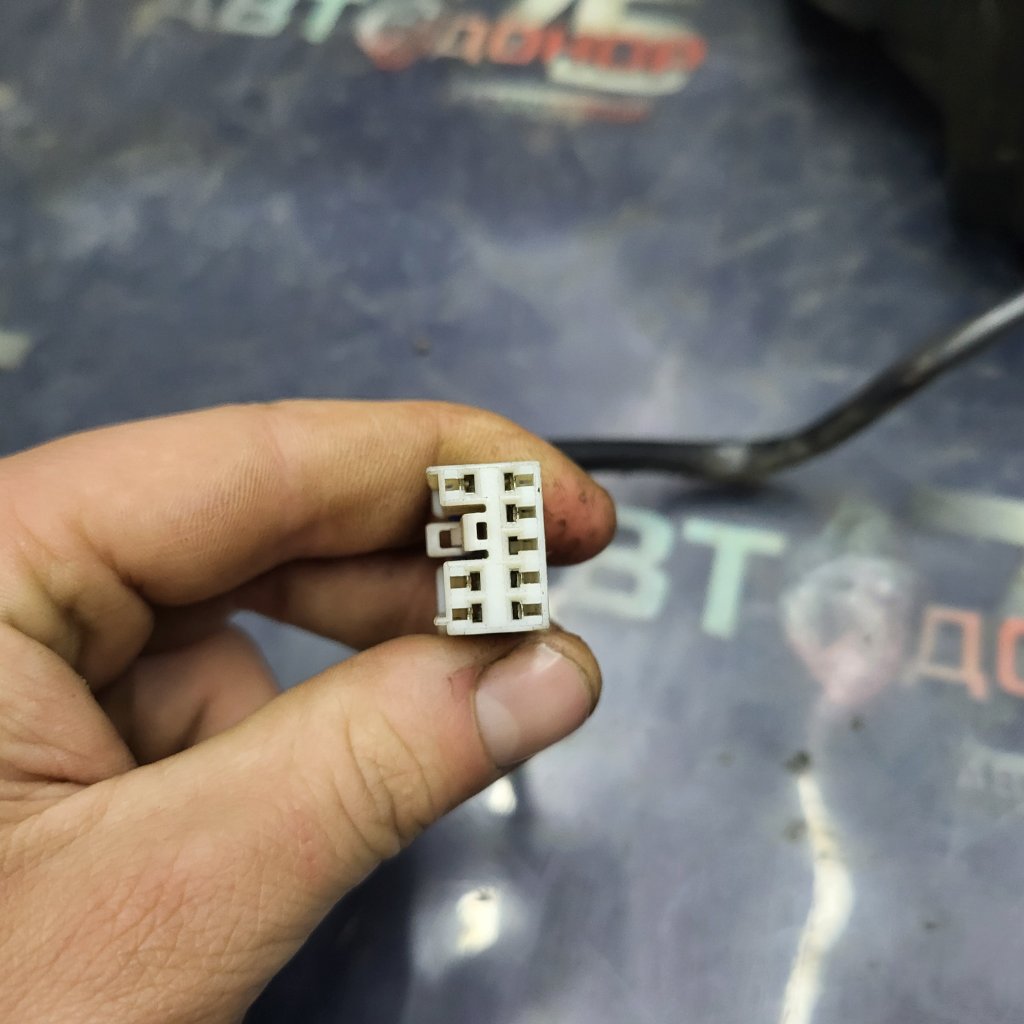 Зеркало левое V40 VW10