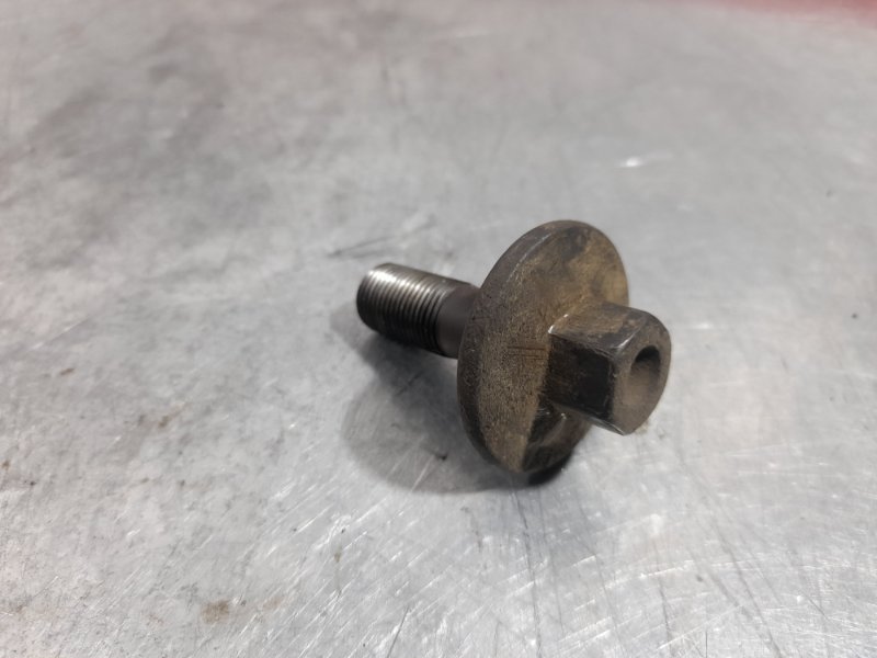 Запчасть болт шкива Nissan X-trail 2005 T30 QR20DE контрактная Болт шкива Nissan X-trail 2005 T30 QR20DE контрактная