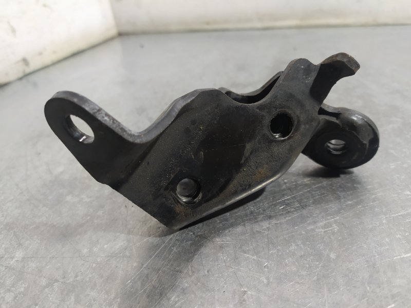 Кронштейн АКПП NISSAN SERENA TC24 QR20DE Кронштейн АКПП NISSAN SERENA TC24 QR20DE