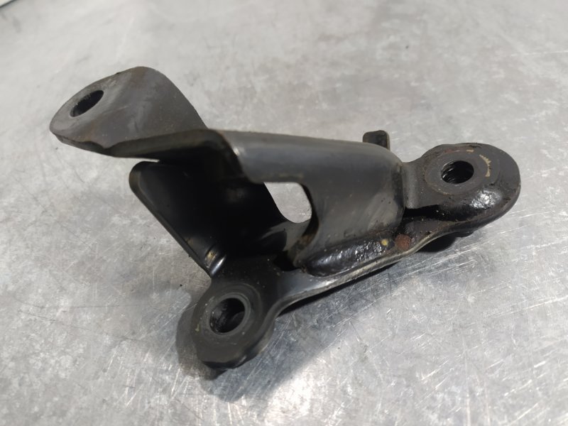 Кронштейн АКПП SERENA 2004 TC24 QR20DE Кронштейн АКПП SERENA 2004 TC24 QR20DE