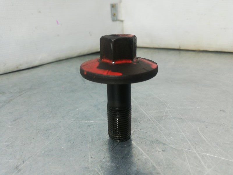 Болт шкива SERENA 2004 C24 QR20DE