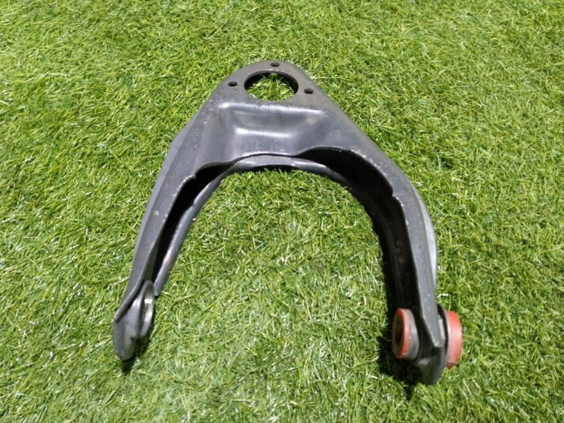 Рычаг верхней подвески передний правый 2101