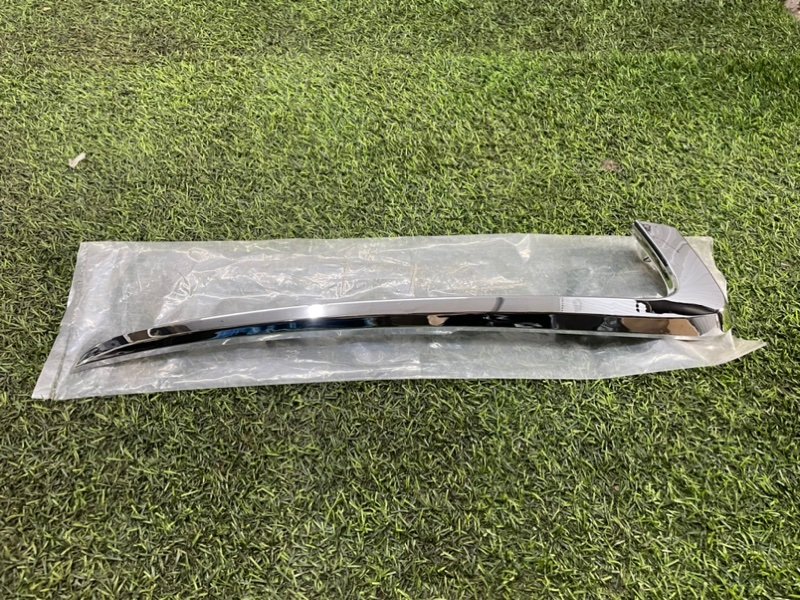 Молдинг бампера передний левый Lada Granta FL 8450100991 новая