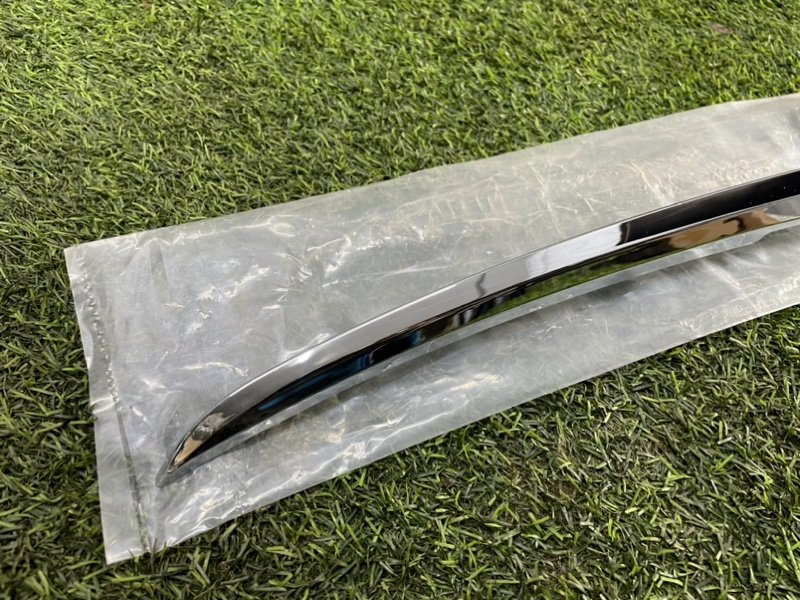 Молдинг бампера передний левый Granta FL