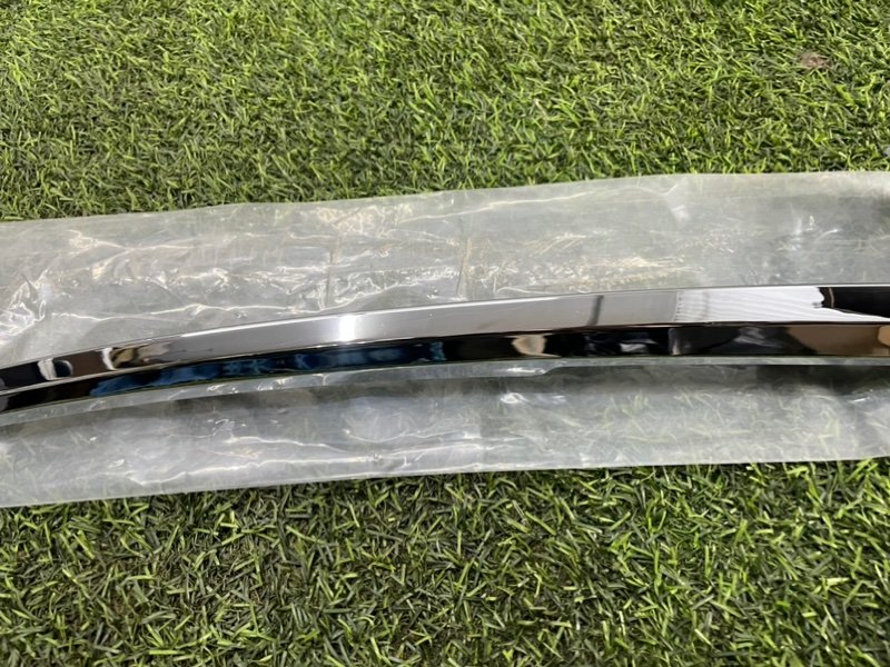 Молдинг бампера передний левый Lada Granta FL