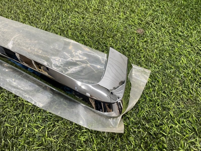 Молдинг бампера передний левый Granta FL