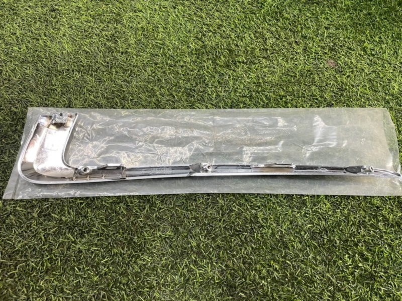 Молдинг бампера передний левый Granta FL