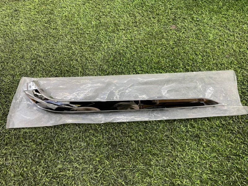 Молдинг бампера передний левый Lada Granta FL 8450100993 новая