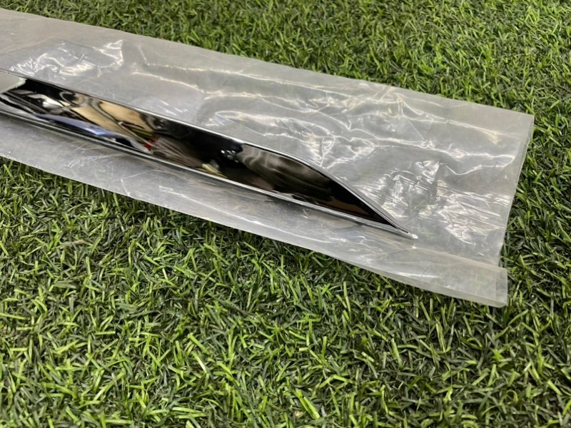 Молдинг бампера передний левый Lada Granta FL