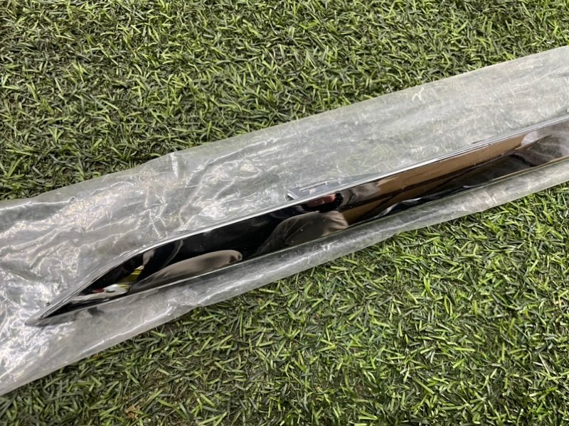 Молдинг бампера передний правый Granta FL