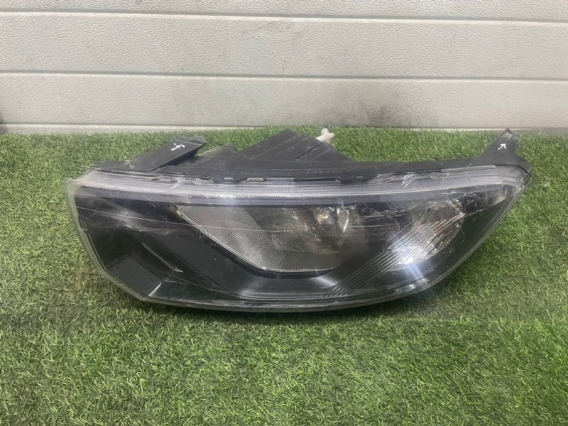 Запчасть фара передняя левая Lada Granta FL 8450100857 Б/У Фара передняя левая Lada Granta FL 8450100857 Б/У