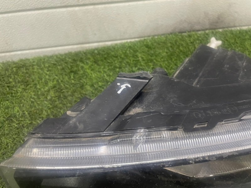 Фара передняя левая Granta FL Фара передняя левая Granta FL