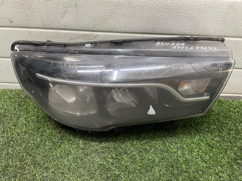 Запчасть фара правая Lada Vesta 21803711010 Б/У Фара правая Lada Vesta 21803711010 Б/У