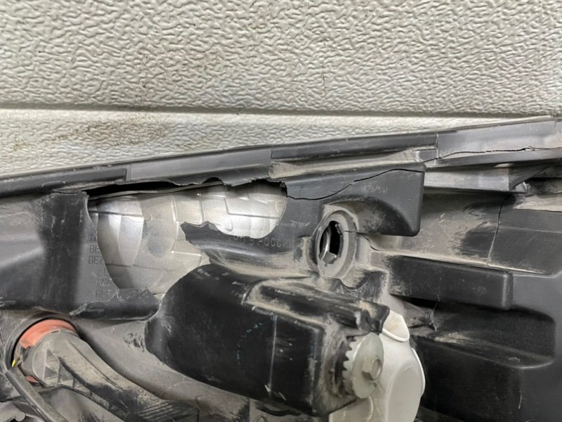 Фара правая Vesta Фара правая Vesta