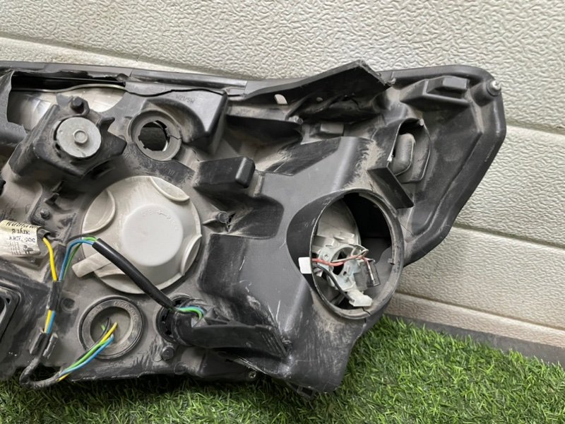 Фара правая Vesta Фара правая Vesta