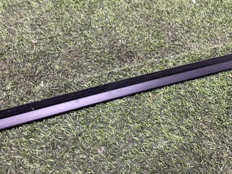 Уплотнитель стекла двери задний левый Lada Granta