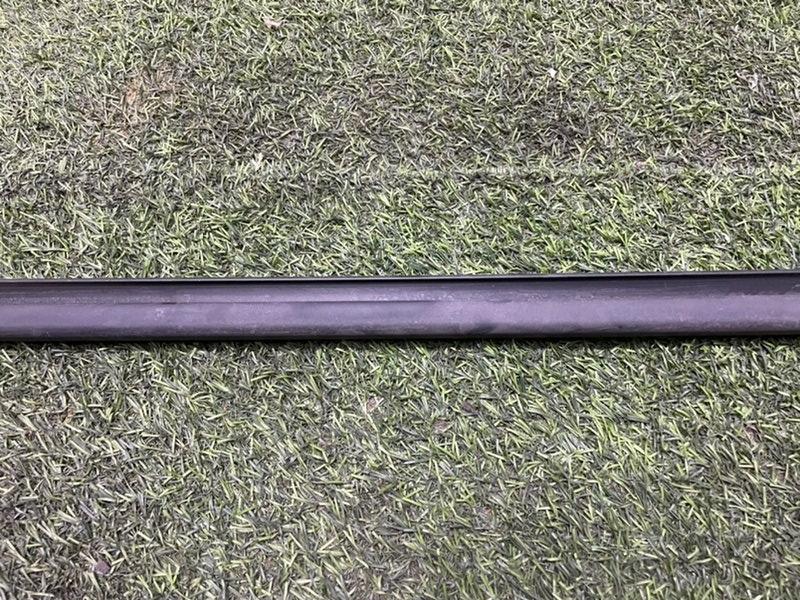 Уплотнитель стекла двери задний левый Granta