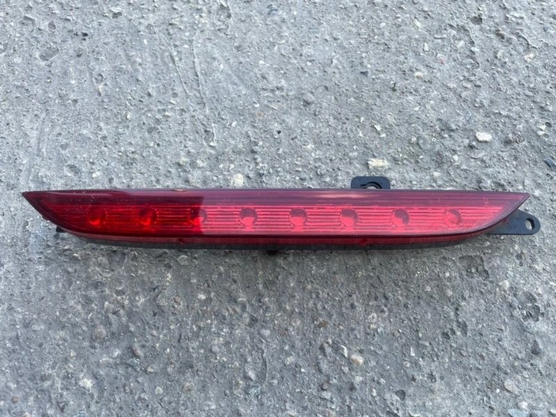 Фонарь противотуманный задний Lada Vesta 21913757010 Б/У