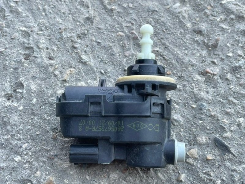 Корректор фары передний правый Vesta