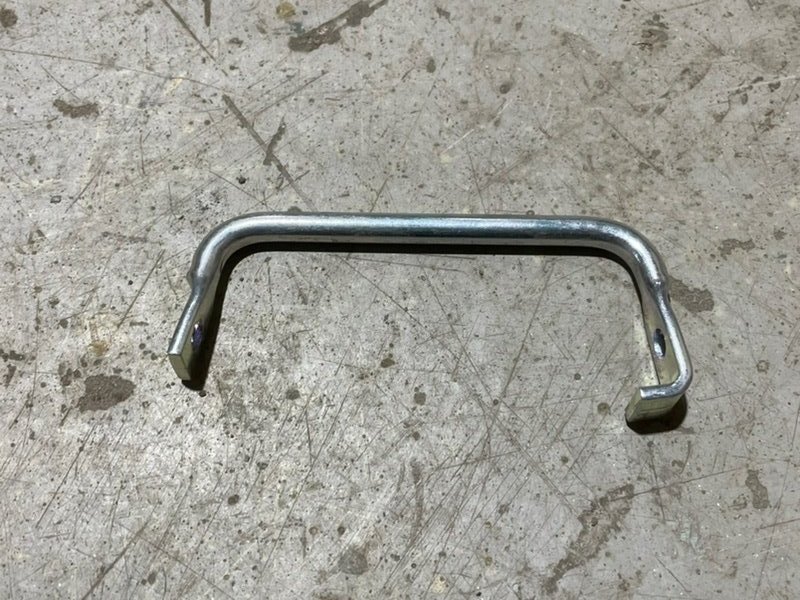 Скоба крепежная BMW X5M F95 Скоба крепежная BMW X5M F95