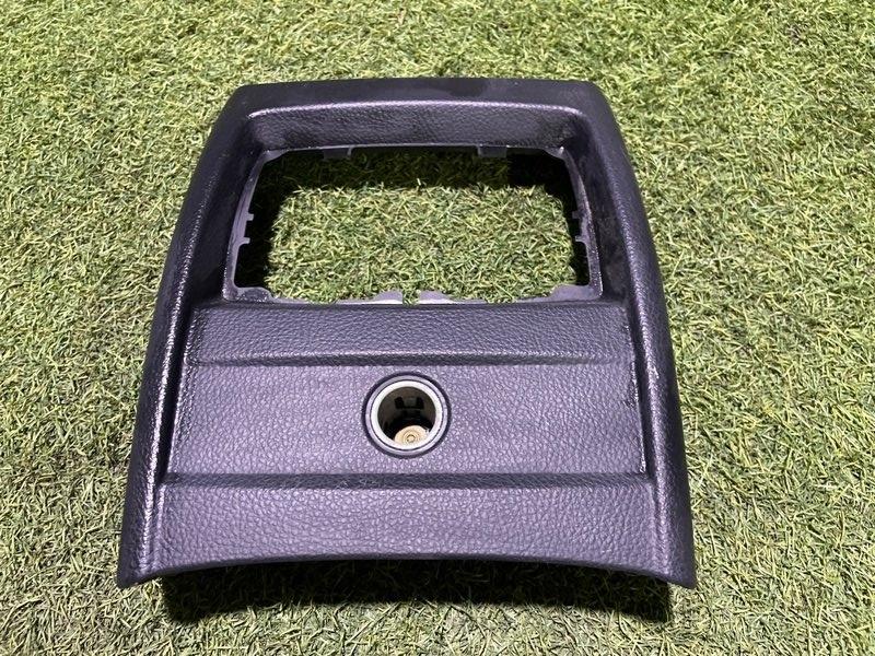 Накладка BMW 3-Series 2018 F30 B48 51169235494 Б/У