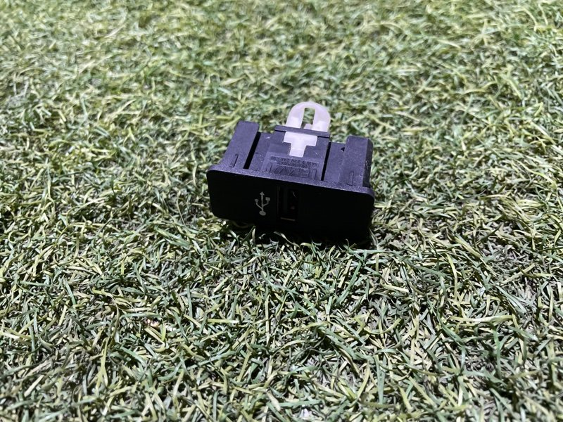 USB Разъем BMW 3-Series 2018 F30 B48 84109230248 Б/У