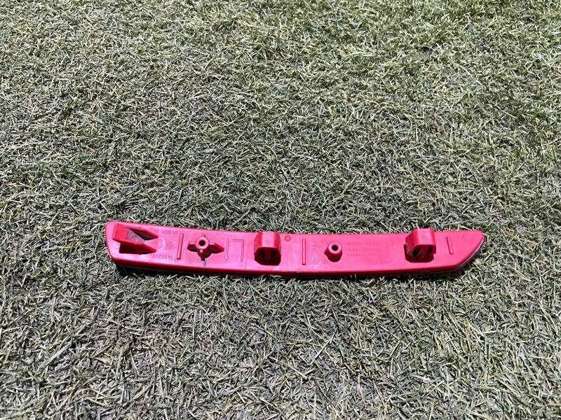 Катафот бампера левый 3-Series 2018 F30 B48