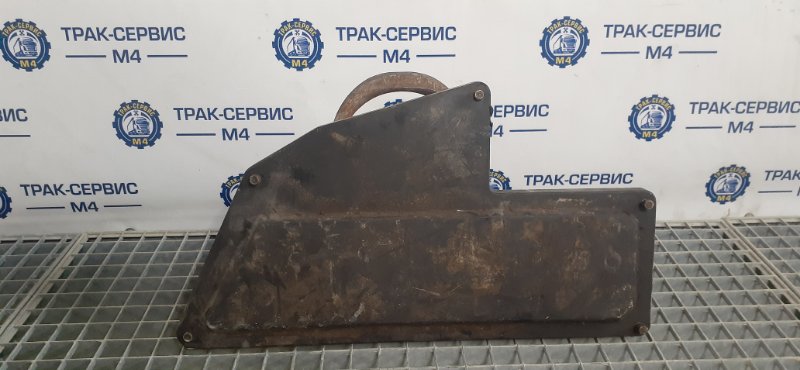 Крышка Renault Magnum (б/у) Крышка Renault Magnum (б/у)