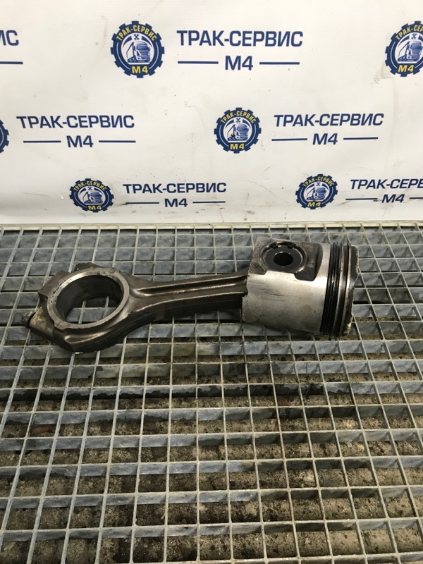 Поршень Renault Magnum (б/у) Поршень Renault Magnum (б/у)