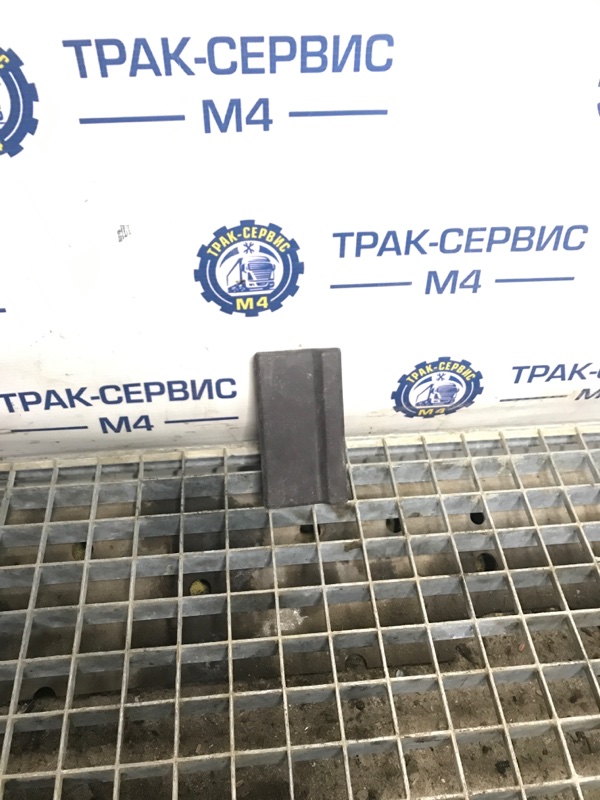 Затвор Renault Magnum (б/у) Затвор Renault Magnum (б/у)