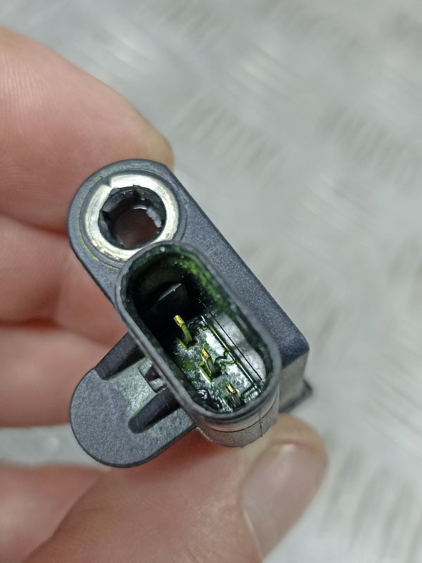 Датчик положения коленвала 208 A9 EP6C