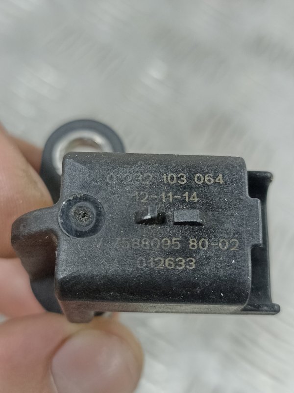 Датчик положения распредвала 208 A9 EP6C