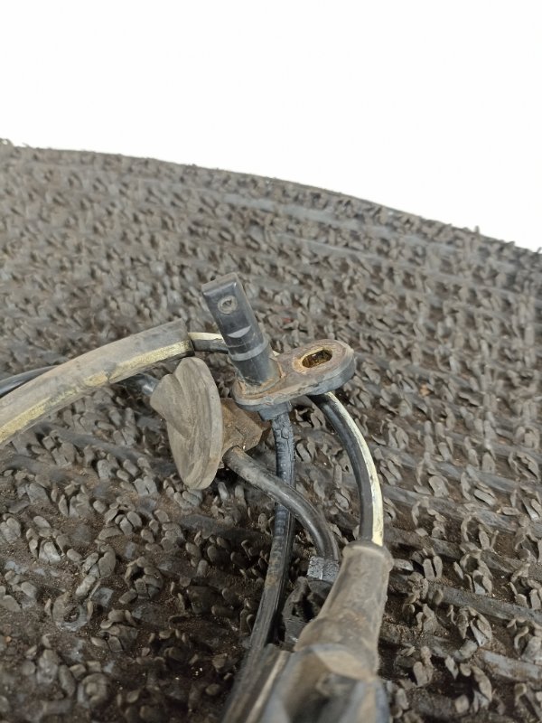 Датчик abs передний левый SUBARU R2 RC1 EN07