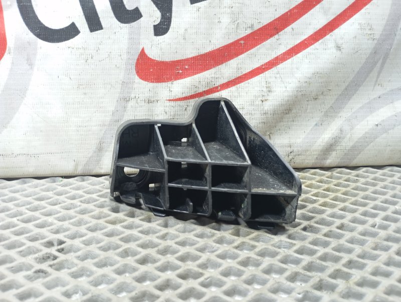 Клипса бампера задняя правая SUBARU FORESTER SJ5 FB20 Клипса бампера задняя правая SUBARU FORESTER SJ5 FB20