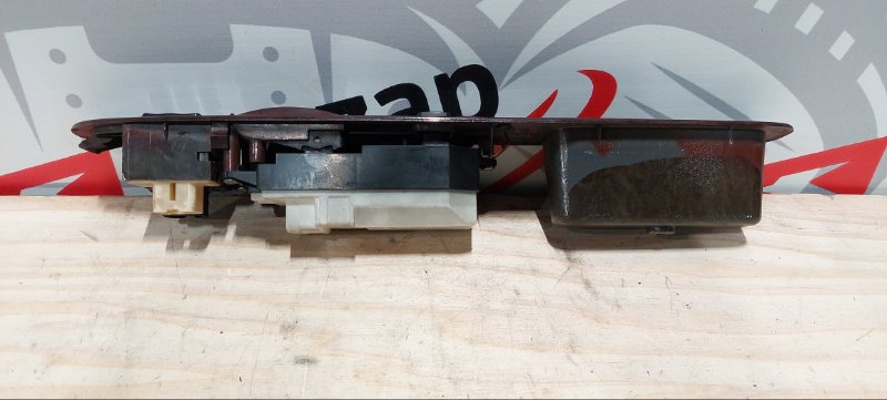 Блок управления стеклами передний правый GRAND HIACE 1999 VCH10W 5VZ-FE