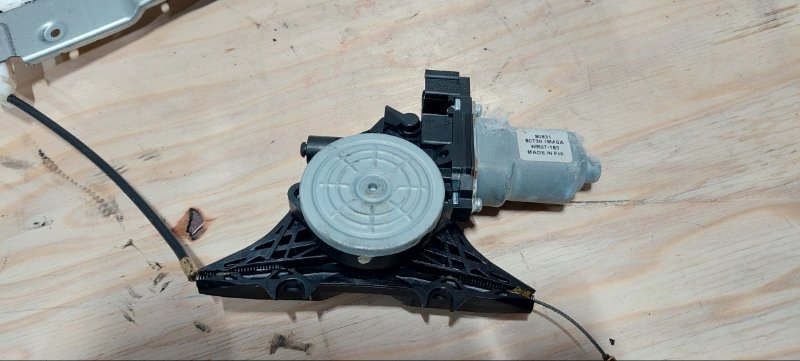 Стеклоподъемник передний правый FUGA 2009 KY51 VQ37VHR Стеклоподъемник передний правый FUGA 2009 KY51 VQ37VHR