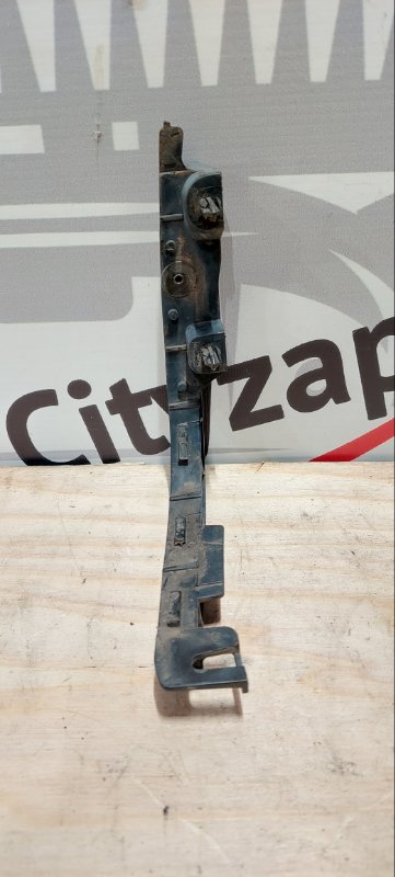 Клипса бампера передняя левая HONDA STEPWGN RF3 K20A