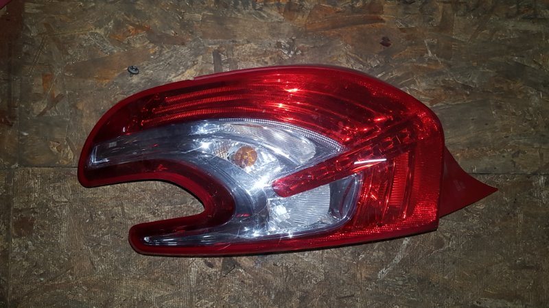 Фонарь Peugeot 208 1.6 2009 задн. лев. (б/у)