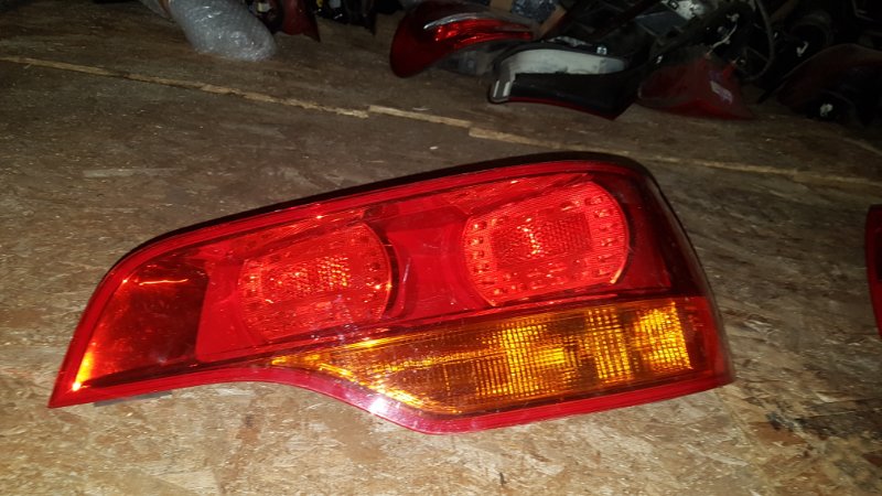 Фонарь Audi Q7 ВНЕДОРОЖНИК 3.6 2010 задн. прав. (б/у)