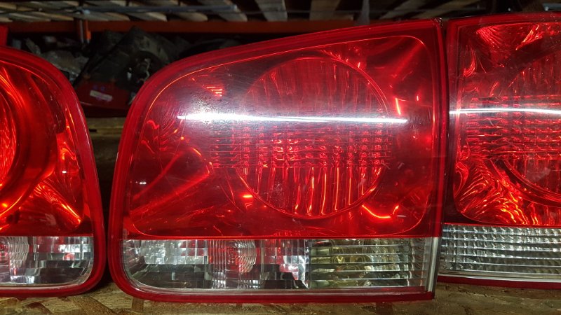 Фонарь крышки багажника Volkswagen Touareg 7L AXQ 2005 прав. (б/у)