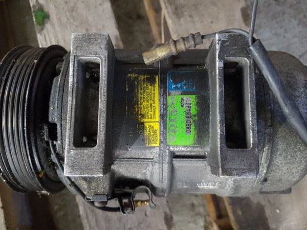 Компрессор кондиционера VOLVO S80 TS B5244T3 2001 (б/у)
