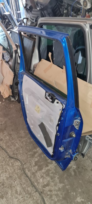 Дверь Peugeot 307 3H RFJ 2008 задн. лев. (б/у)