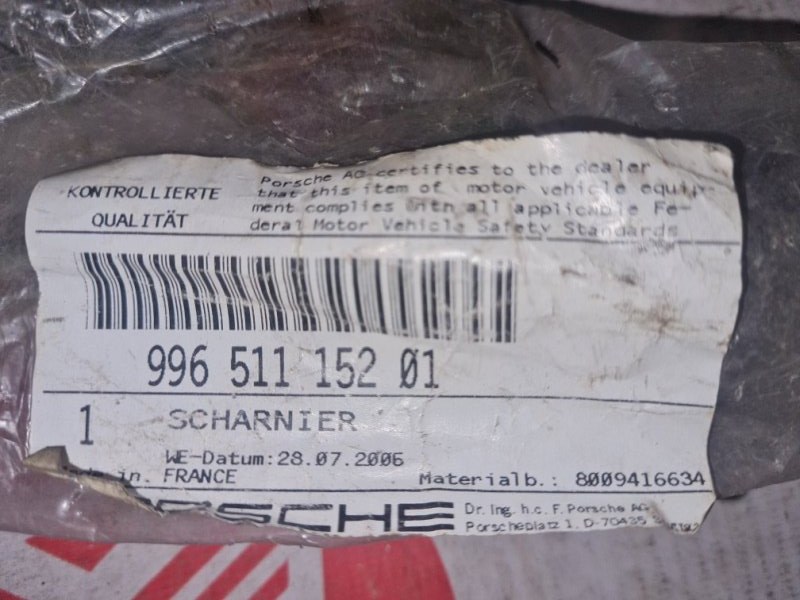 Петля капота Porsche 996 GT3 Porsche 911 Turbo/GT2 1999 прав.