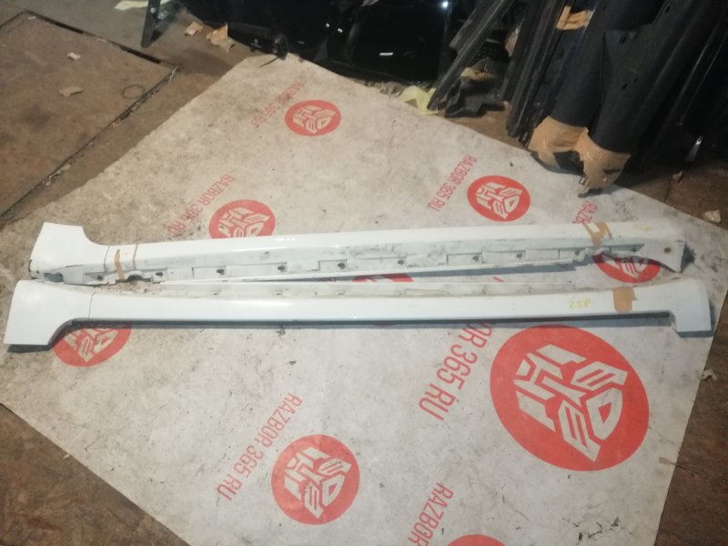 Комплект накладок порога Audi A4 8ED BFB 2006 (б/у)